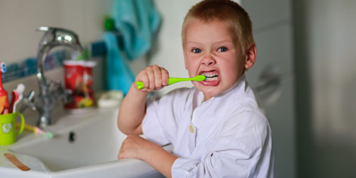 Гнилые зубы у ребенка