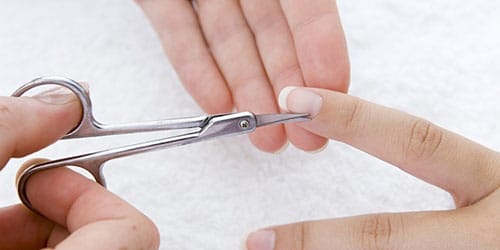 обрезать ногти во сне