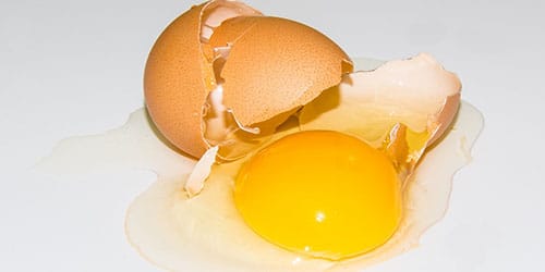 Разбитые куриные яйца
