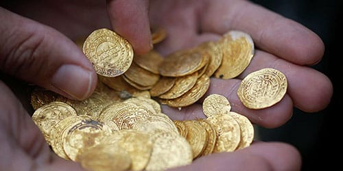 Найти золотые монеты
