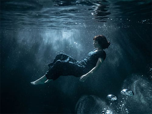 Упасть в воду