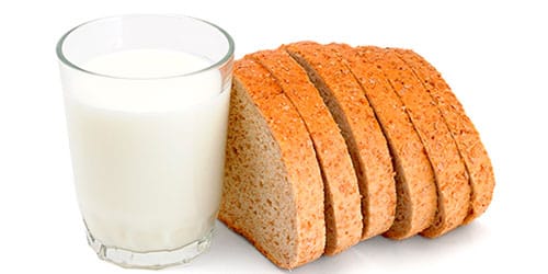 молоко и хлеб
