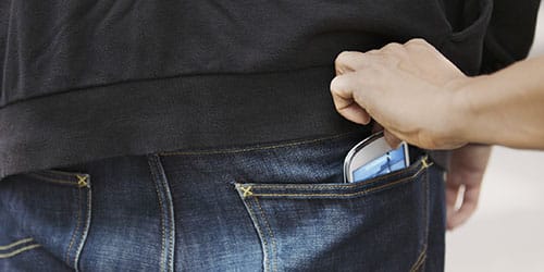 Приснился сон что украли кошелек. ukrali koshelek 3. Приснился сон что украли кошелек фото. Приснился сон что украли кошелек-ukrali koshelek 3. картинка Приснился сон что украли кошелек. картинка ukrali koshelek 3. Бумажник во сне олицетворяет собой финансовое положение спящего человека. Если он доверху набит деньгами, значит, впереди прибыльное дело, видеть его пустым – сулит сонником заботы, связанные с заработком. Сновидение, в котором у вас украли кошелек, призывает к осмотрительности. То, к чему снится подобная сцена, зависит от деталей совершенной кражи и суммы украденных финансов.