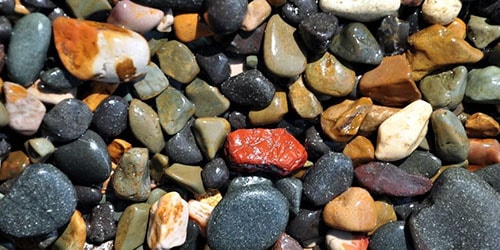 камни на берегу моря