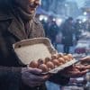 Покупать яйца