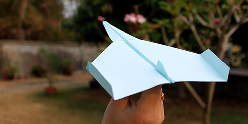 самолетик из бумаги
