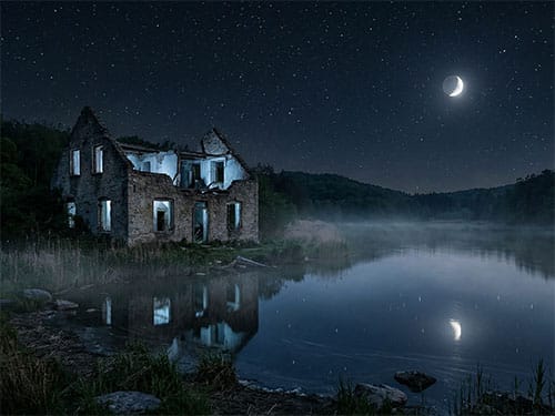 Заброшенный дом без крыши